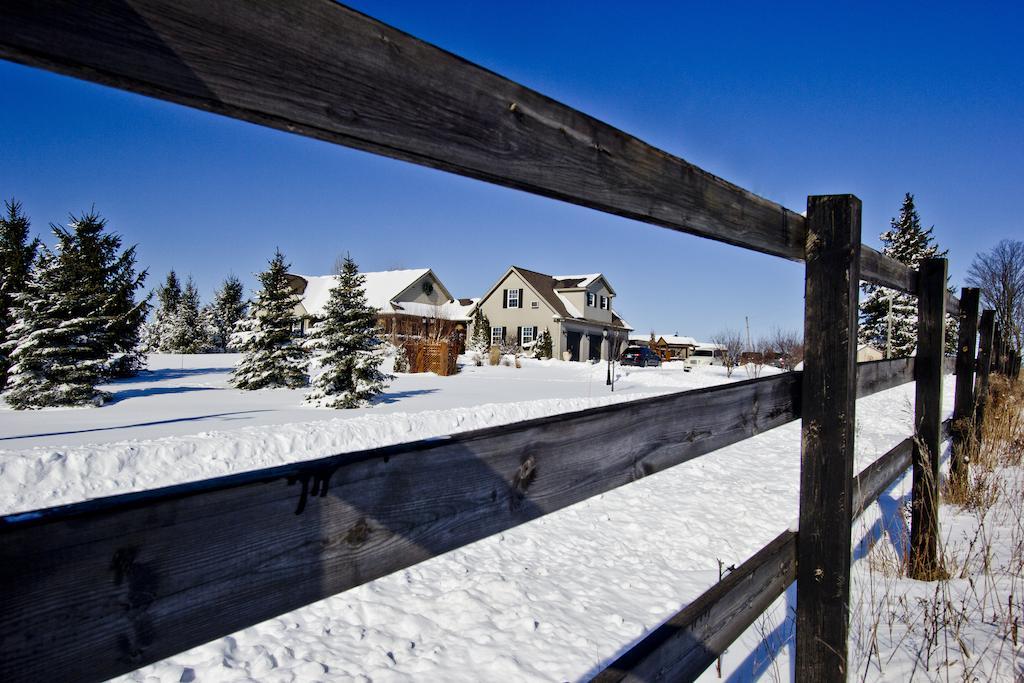 Serenity Ranch Bed & Breakfast Ancaster Exterior photo