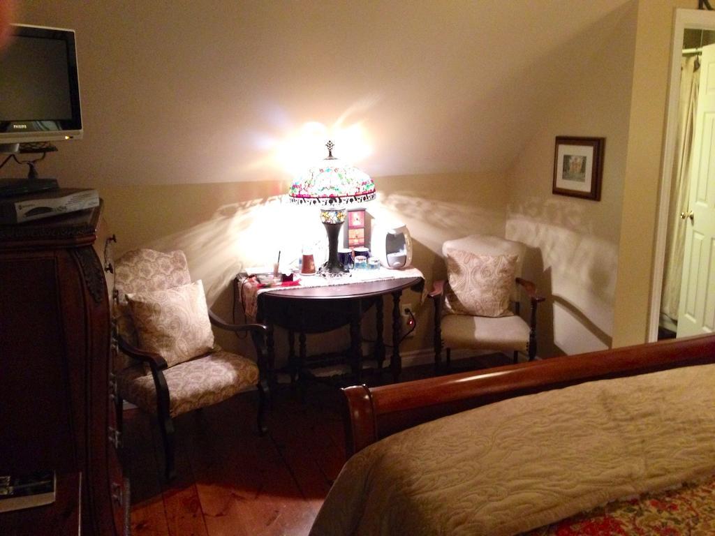 Serenity Ranch Bed & Breakfast Ancaster Room photo