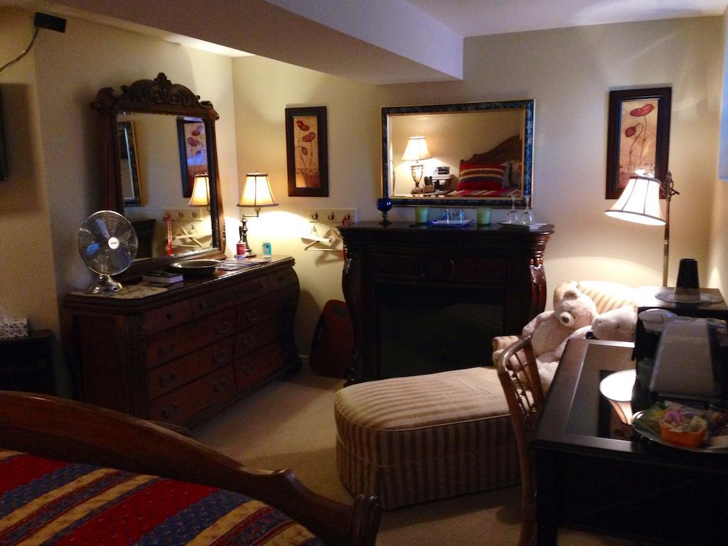 Serenity Ranch Bed & Breakfast Ancaster Room photo