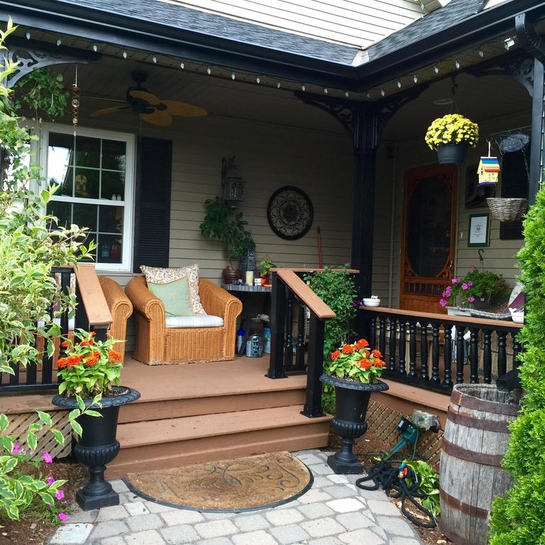 Serenity Ranch Bed & Breakfast Ancaster Exterior photo