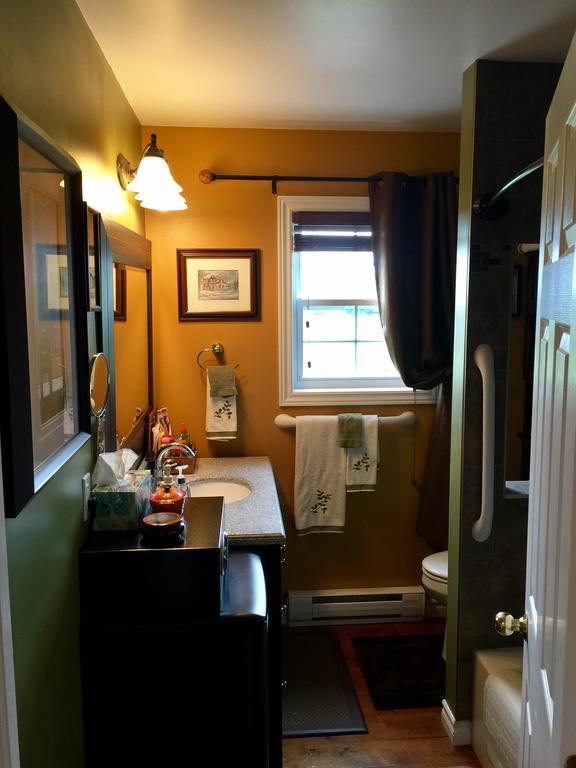 Serenity Ranch Bed & Breakfast Ancaster Exterior photo